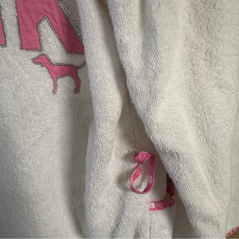 VS PINK ROBE - Picture 9 of 10